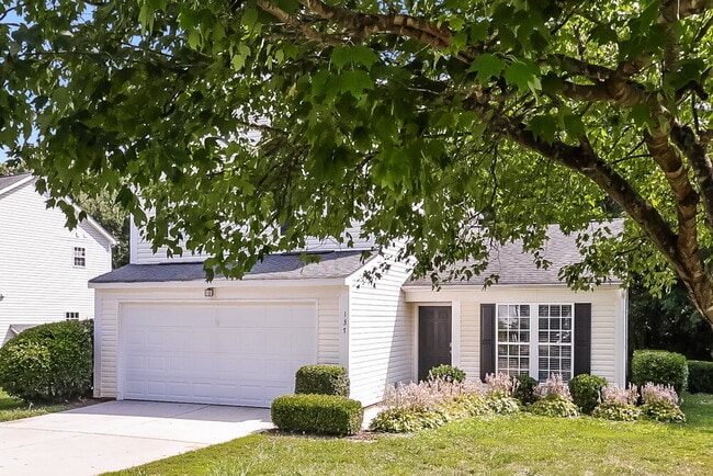 Photo - 137 Lantana Dr