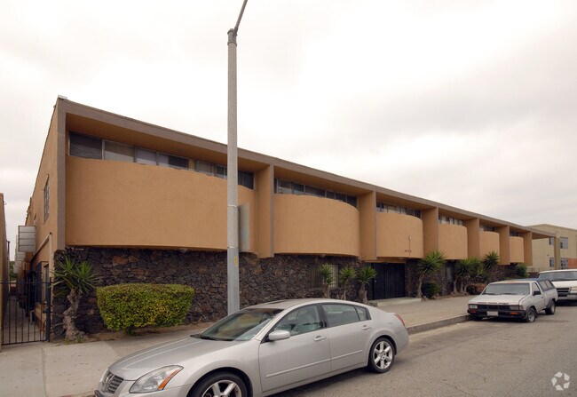 Photo - 9833 Atlantic Ave