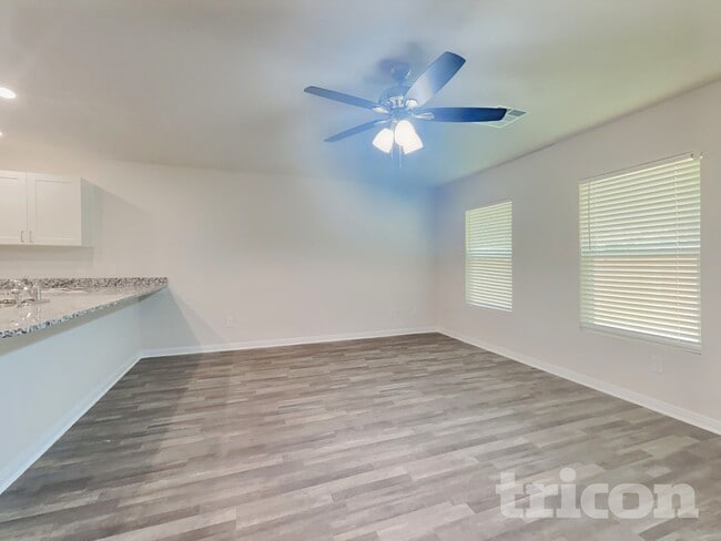 Photo - 10050 Cerritos dr