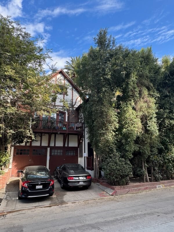Building Photo - 2038 N Las Palmas Ave Unit 2
