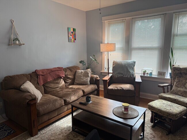 Photo - 5225 Bancroft Ave Unidad 1W