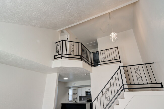 Photo - 727 Vicksburg Ave