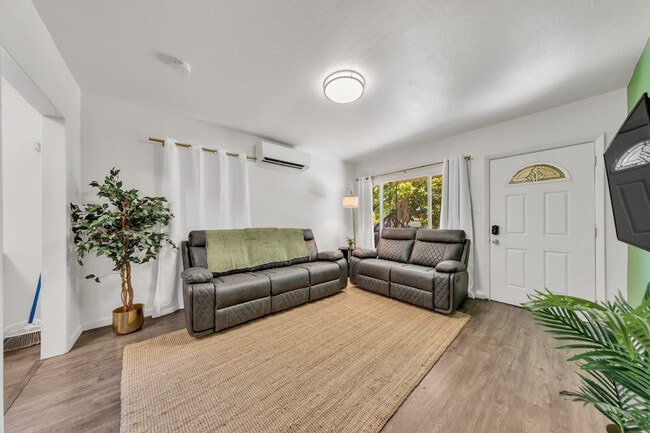 Photo - 4700 65th St Unidad SI ID1473533P