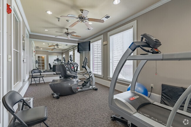 Gimnasio - Lewisville Green