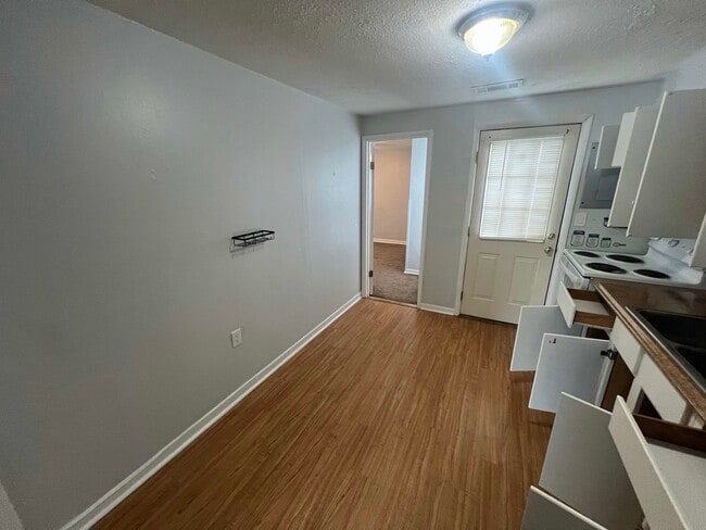 Photo - 609-611-611 Jefferson St