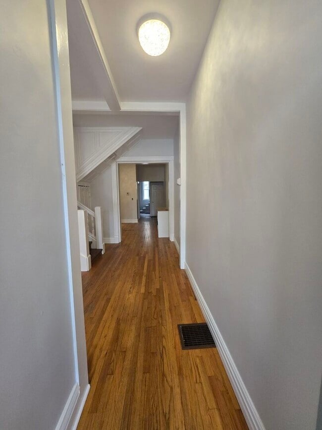 Photo - 4104 S Lake Park Ave