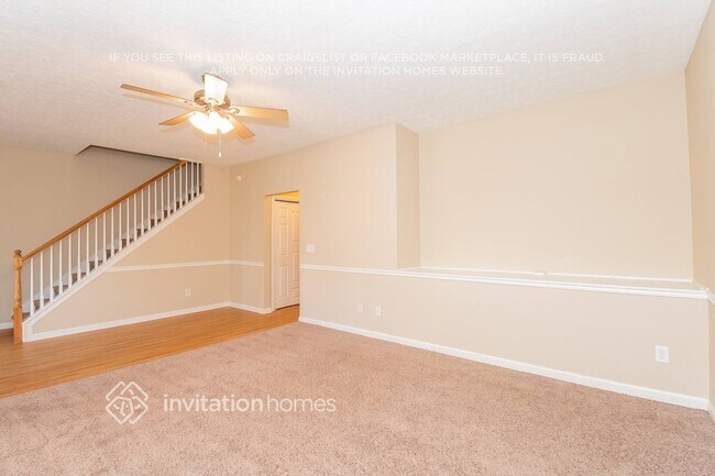 Photo - 23 Roxbury Ln