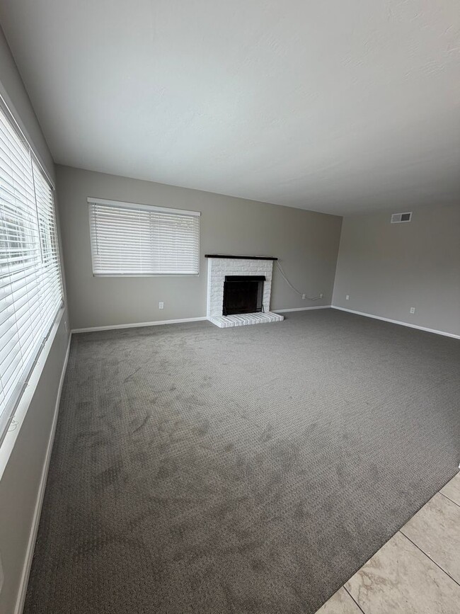 Photo - 13780 Nogales Dr