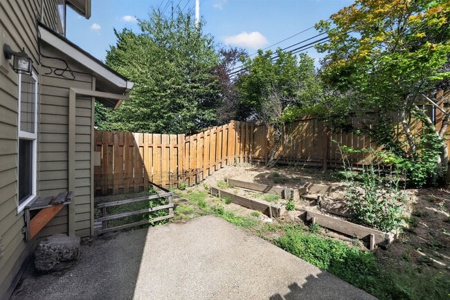 Photo - 20463 SW Midline St