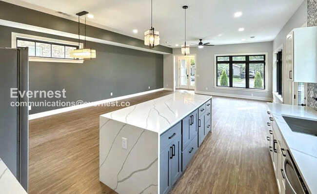 Photo - 415 S University St