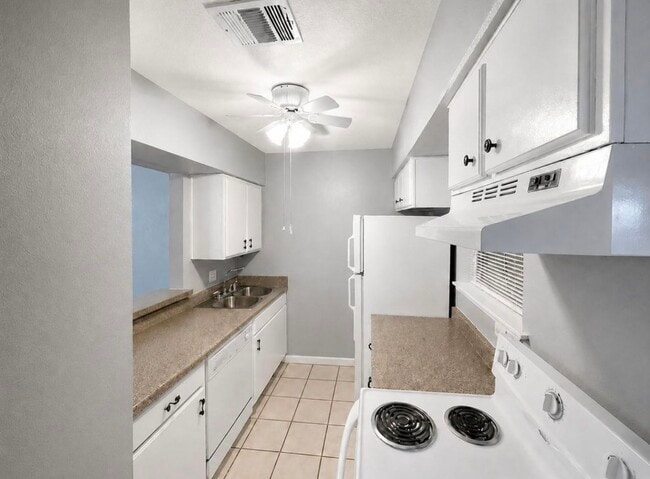 Photo - 3320 Burke Rd Unidad 55