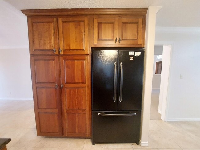 Photo - 347 Stewart St