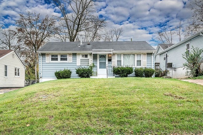Building Photo - 3-Bedroom Home with Hardwood Floors & Fenced Yard in St. Louis