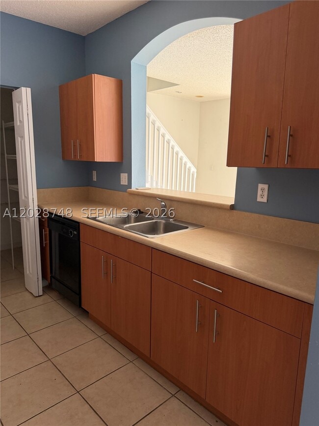 Photo - 994 NE 42nd Ave
