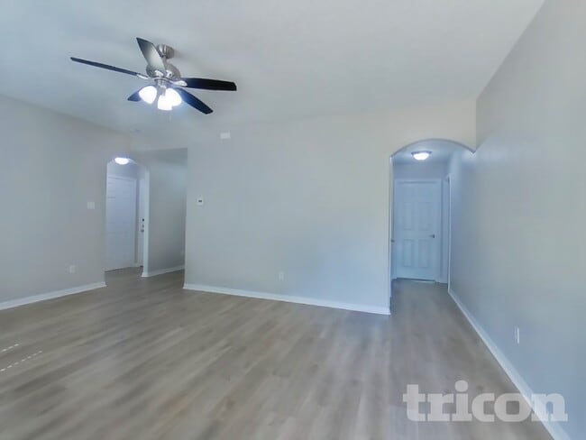 Photo - 224 Kellyn Ct