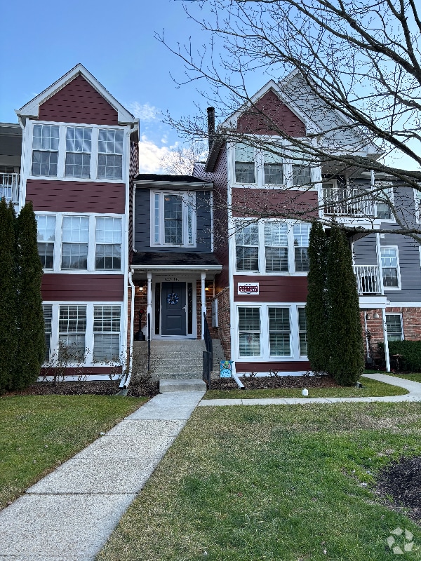 Building Photo - 687 Deering Rd Unit 4H Rental
