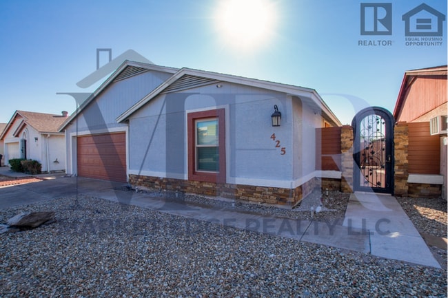 Photo - 3Bed/2Bath House at 7th/101! Move-In Ready on 06/04/2026! -- POOL! NO HOA!