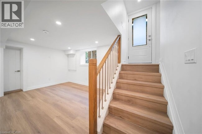 Photo - 172 E 34th St