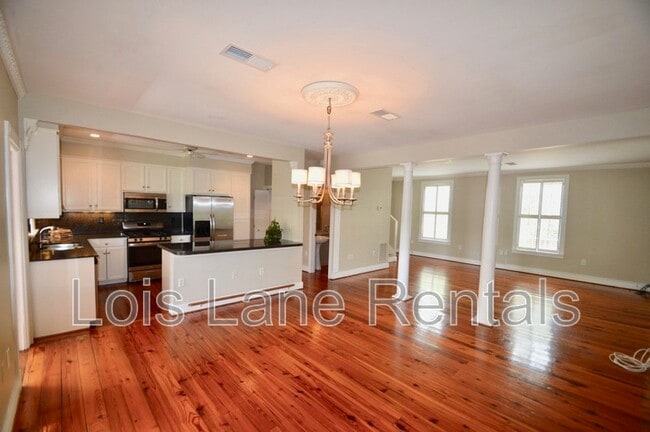 Photo - 49 Charlotte St