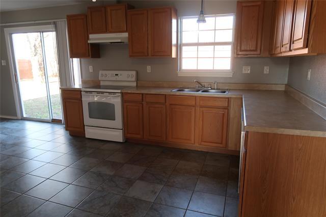 Photo - 406 N Denny St