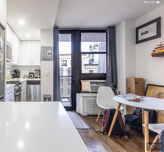 Building Photo - 165 E 35th St Unit 10H Rental