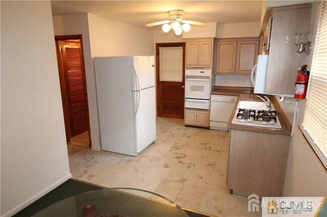 Photo - 101 Stelton Rd