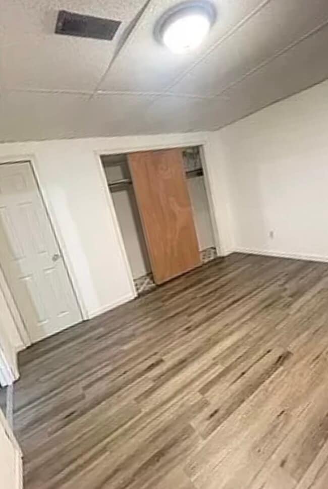 Photo - 3555 Hylan Blvd Unidad furnished