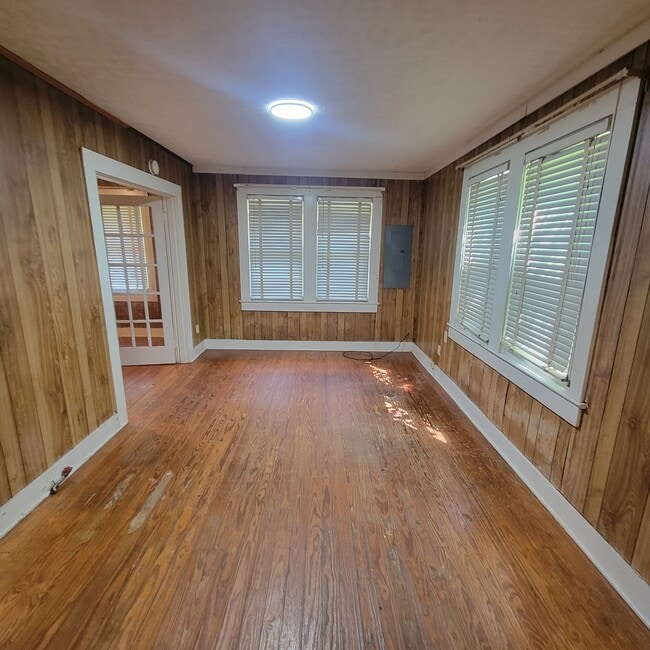 Building Photo - 309 Vernon St Rental