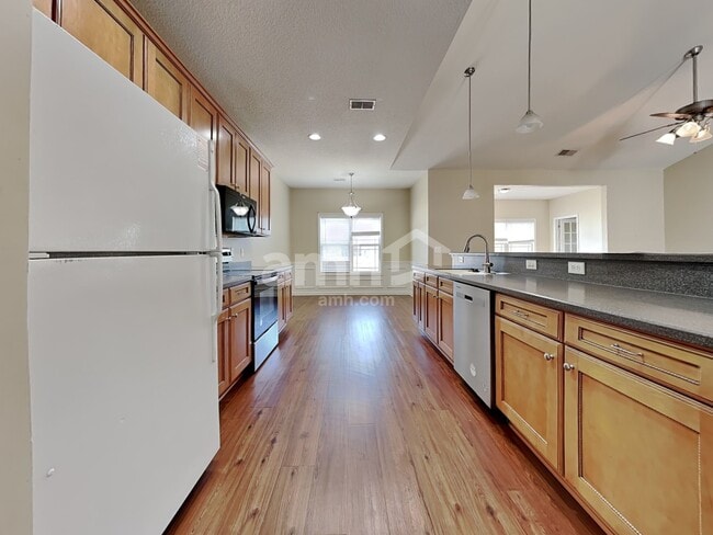 Photo - 7 Wyndham Dr