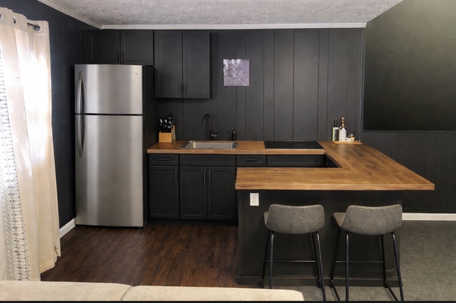 Photo - 3077 Laura Ln