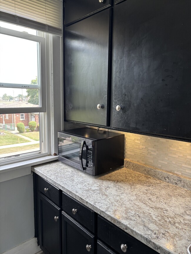 Photo - 2747 La Salle Ave Unit Lasalle AVE