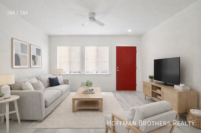 Photo - 1303 N June St Unidad 1