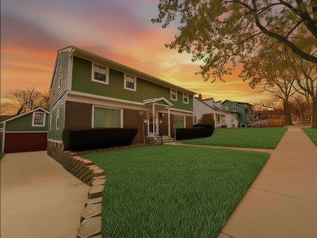 Building Photo - 2 Bedroom Townhome Overlooking West Park