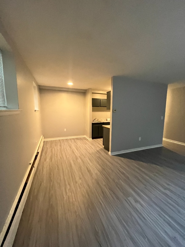 Building Photo - 30 Gillett St Rental