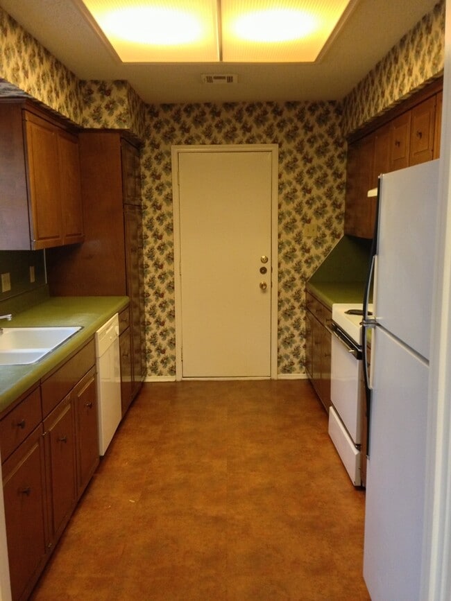 Photo - 5801 Roxanne Dr