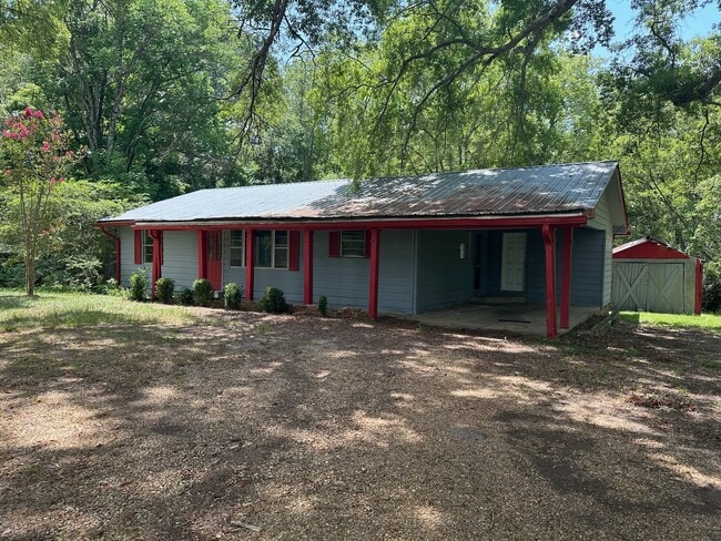 Building Photo - 107 Chesterville Rd