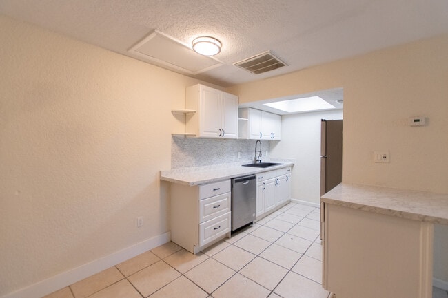 1414 San Juan Ct Unit B