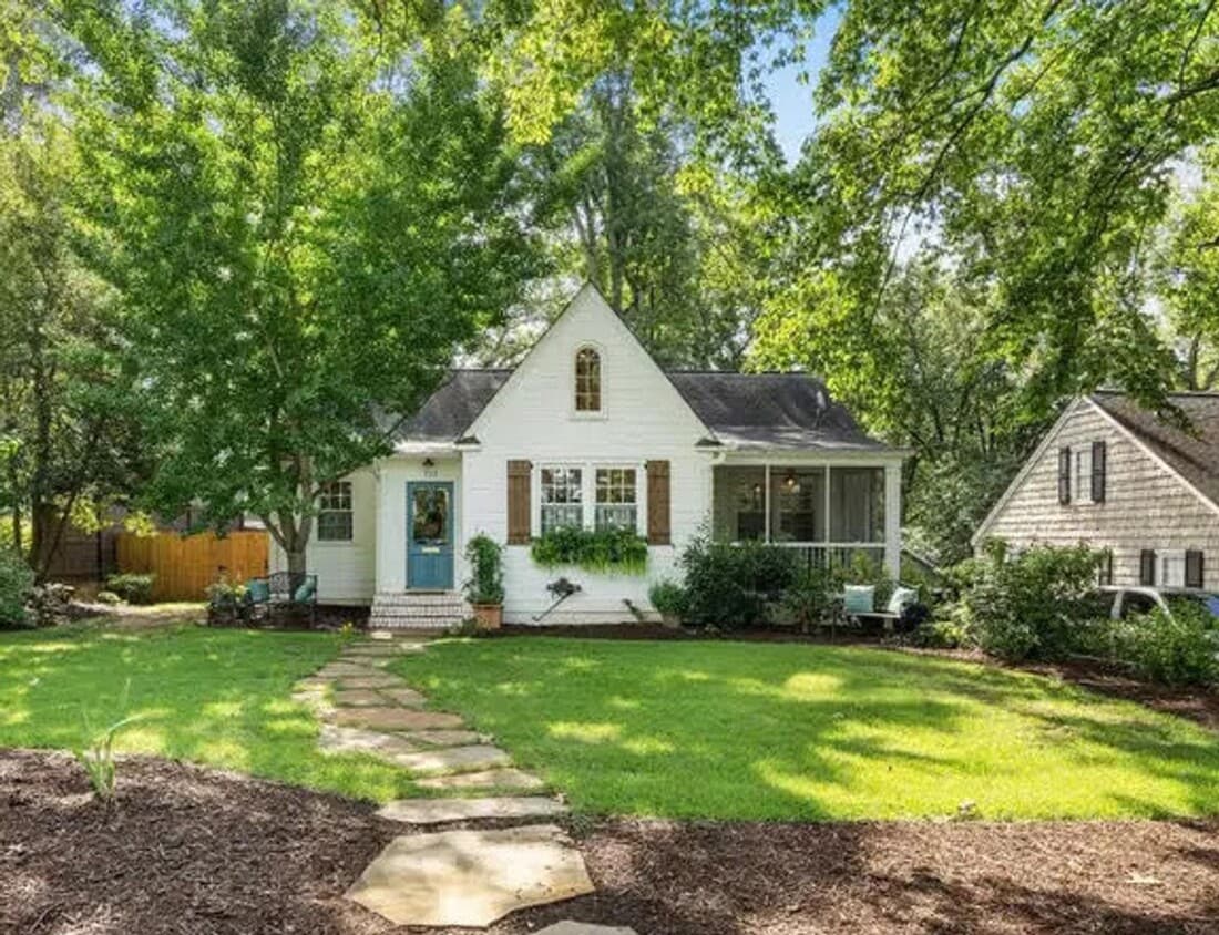 3 Bed, 2 Bath Home in Greenville is Available - 3 Bed, 2 Bath Home in Greenville is Available