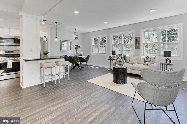 Photo - 3215 Ravensworth Pl