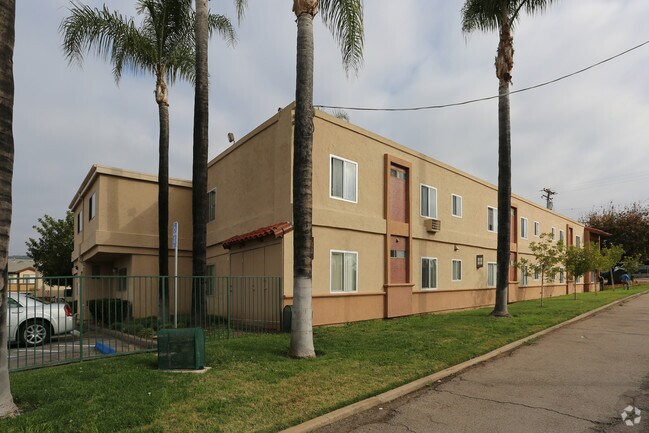 Plaza Verde Apartments - Plaza Verde Apartments
