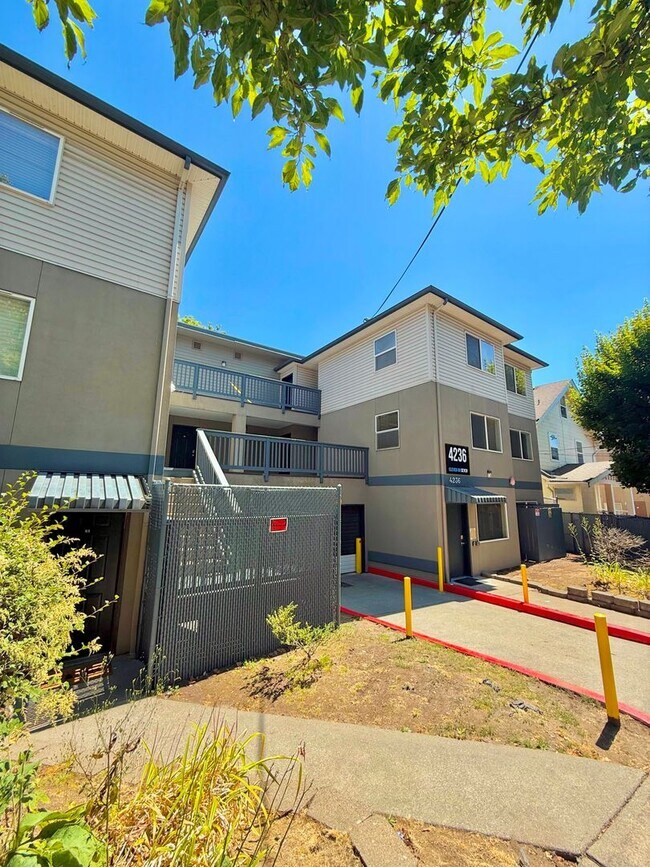 Photo - 4236 7th Ave NE Unit 11