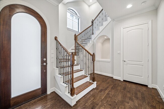 Photo - 4705 Jackson St