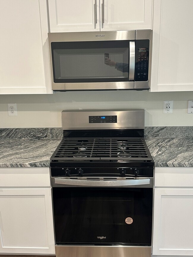 Photo - 1102 Thomas Trl