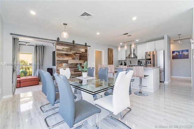 Photo - 1731 NE 172nd St