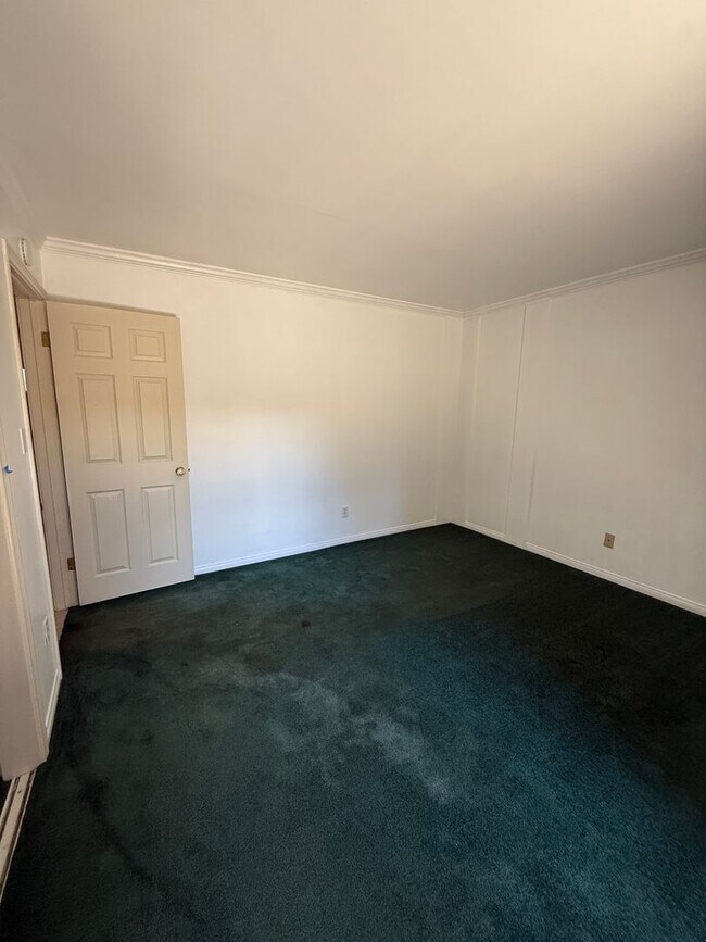 4 Kelley Rd