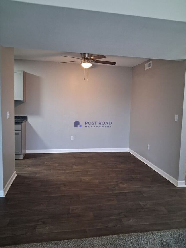 Photo - 2942 S Osage Ave Unidad 304