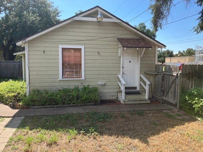 Building Photo - 824 W Alice Ave Unit 824 W Richard Ave Rental