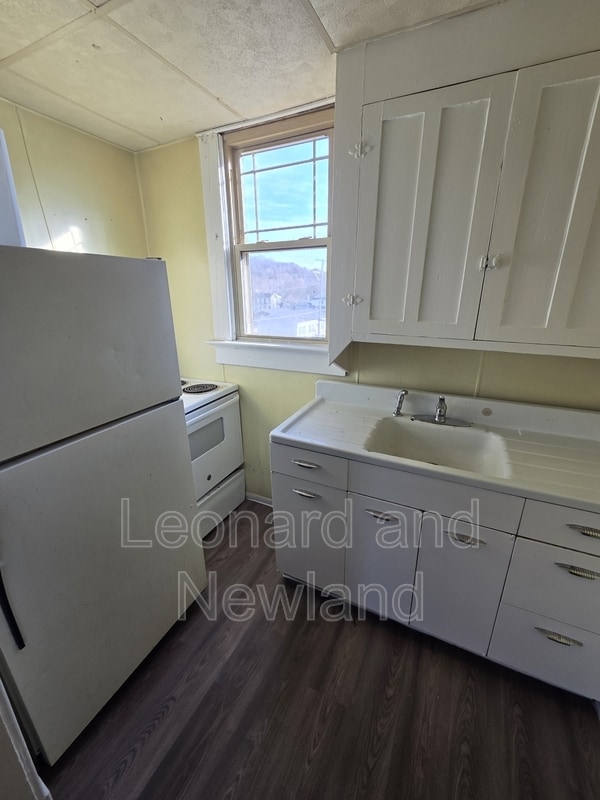 Photo - 906 Putnam Ave