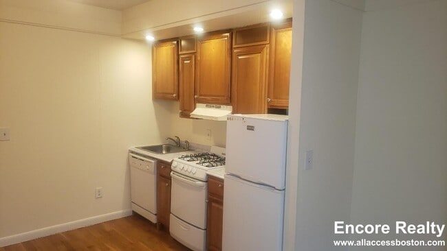 Photo - 286 Beacon St Unit B