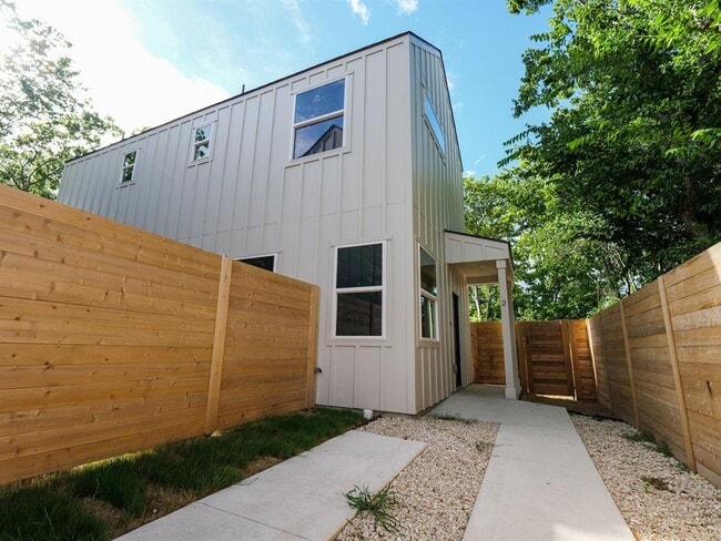 Building Photo - 6714 Canal St Rental